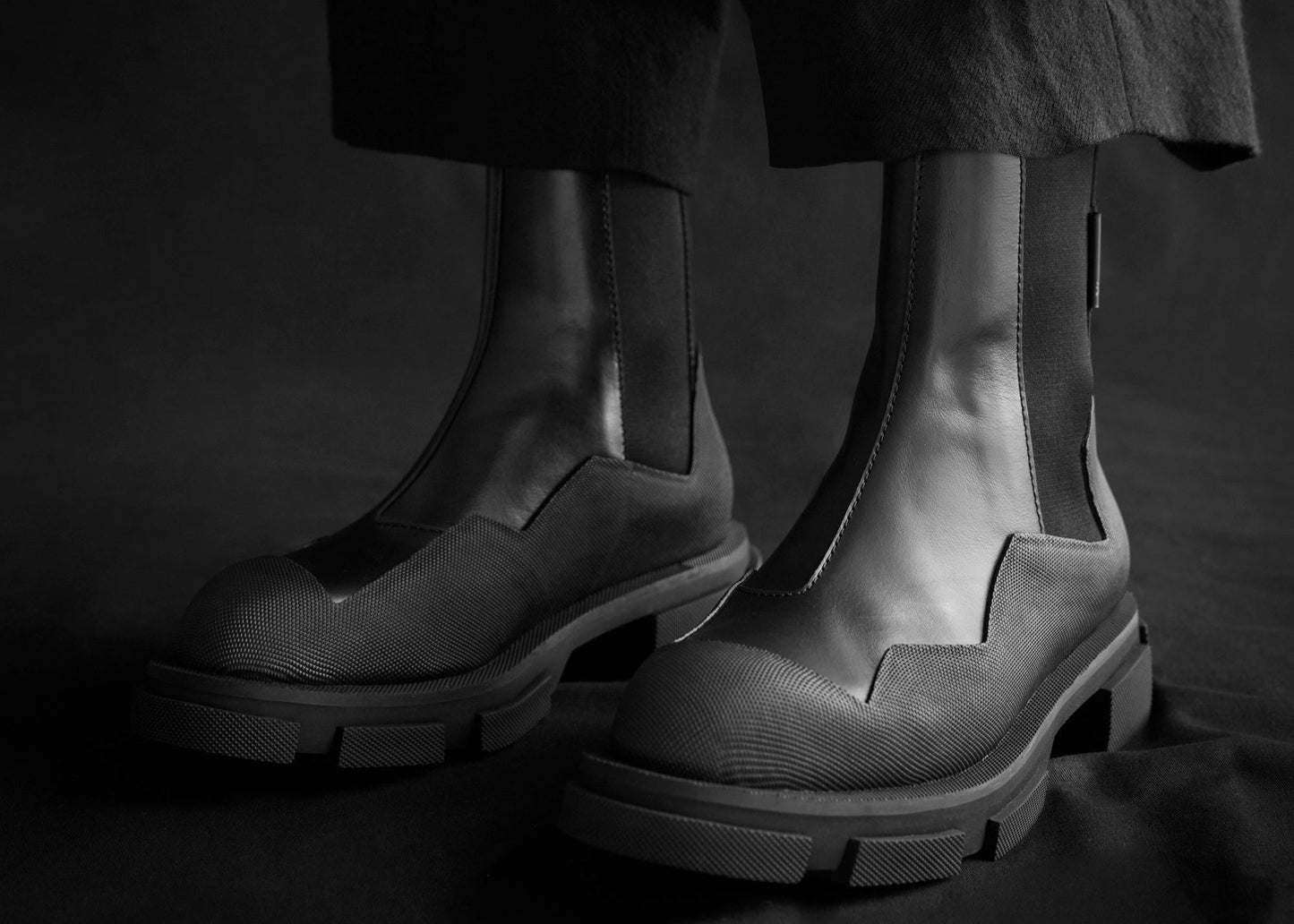 Y's, unveiling a pair of exclusive collaboration boots with “both", the Parisian cult footwear label.