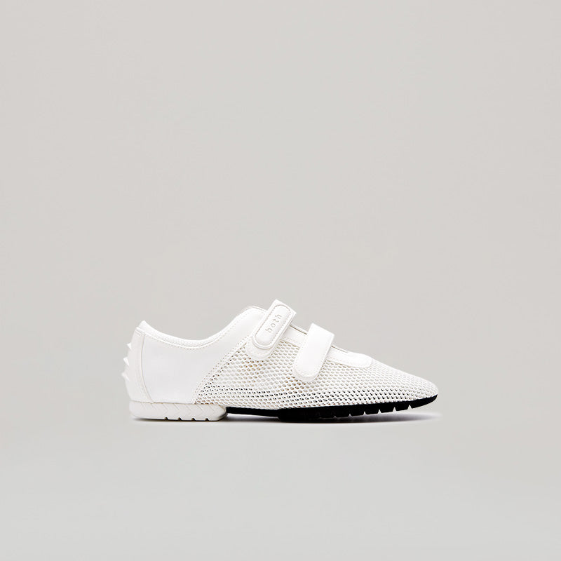 TYRES GLIDER mesh sneaker in white and black with trendy design