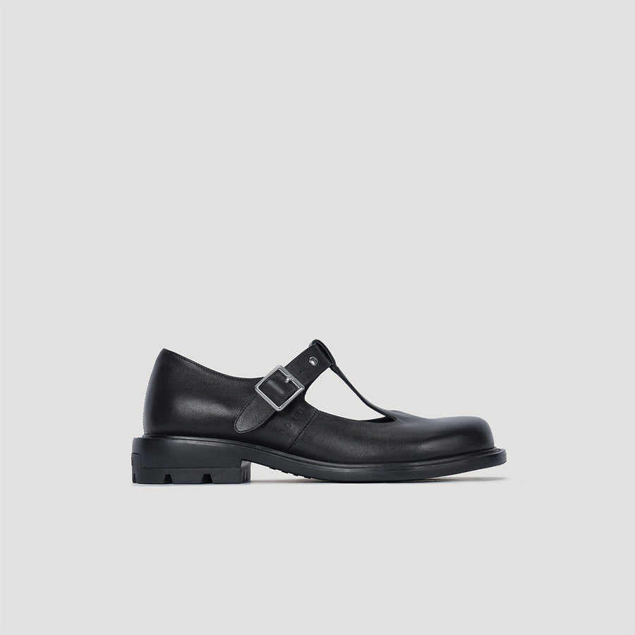 RE:RE T-BAR Maryjane shoes in black unisex design