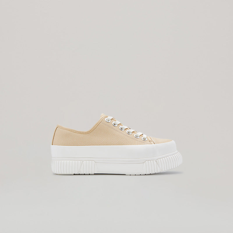EVA PLATFORM sneakers in white and beige with a comfortable platform and trendy canvas upper