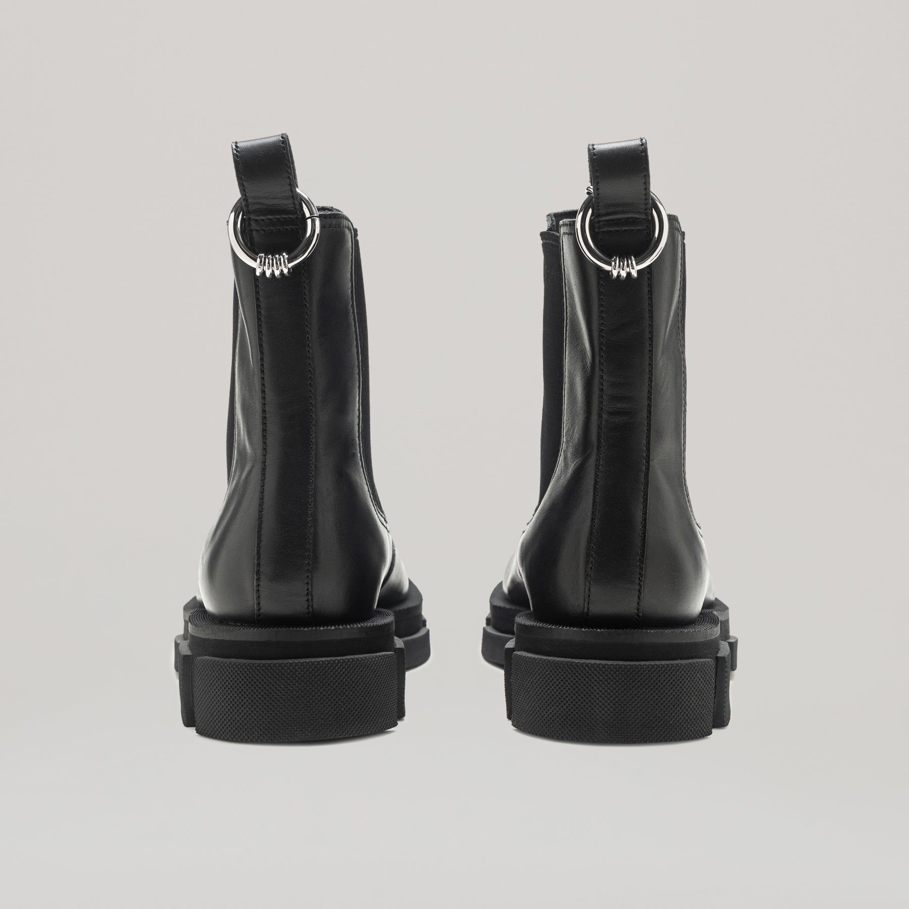 GAO PIERCED CHELSEA - BLACK/BLACK – both paris