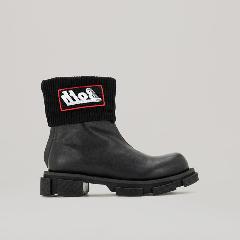 Black GAO MID ZIPPED CHELSEA boots with zip closure and knit collar made of calf leather