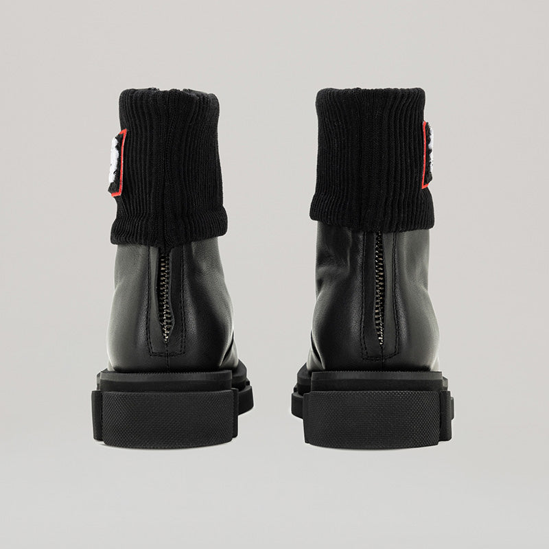 Black GAO MID ZIPPED CHELSEA boots with zip closure and knit collar, made from calf leather