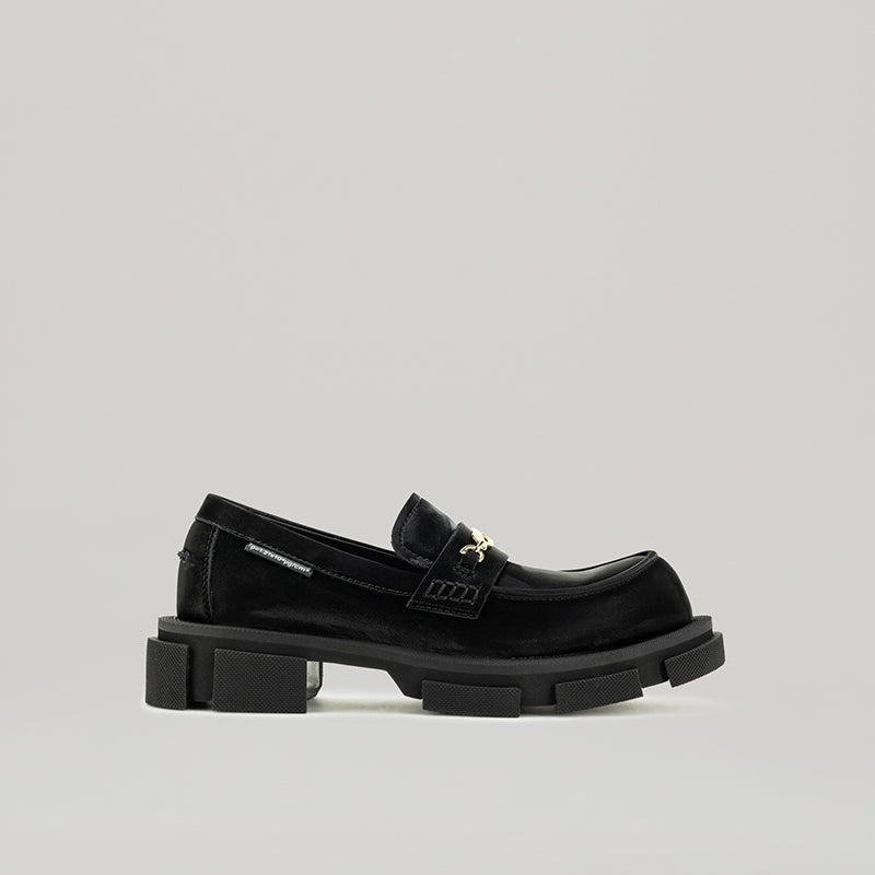 Black GAO LOAFER made from bio vegan vinyl with metal B logo for men and women