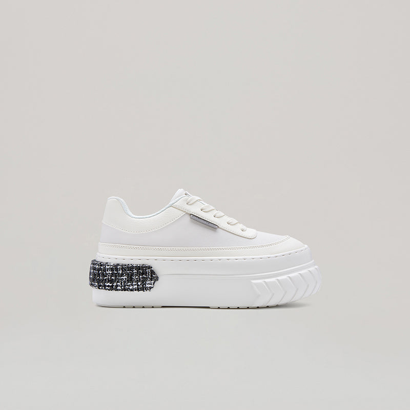 TYRES PLATFORM SNEAKER in cream-grey and white with pleather upper and comfortable platform design